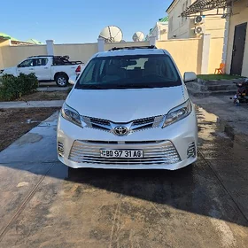 Toyota Sienna 2016