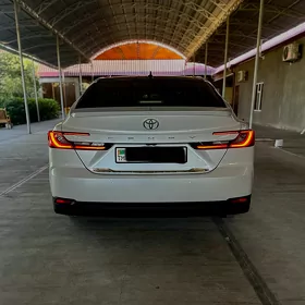 Toyota Camry 2025