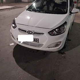 Hyundai Accent 2013