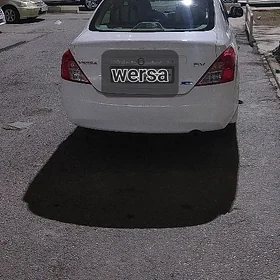 Nissan Versa 2012