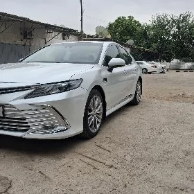 Toyota Camry 2021