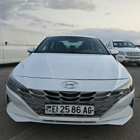 Hyundai Elantra 2022