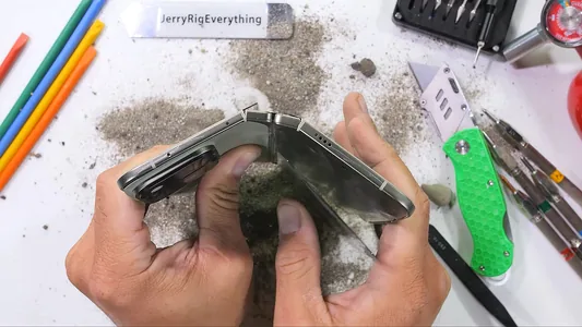 Pixel 11 Pro Fold не выдержал теста на прочность