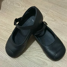 Школьная обувь