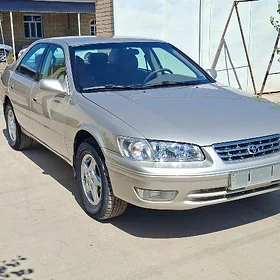 Toyota Camry 2001