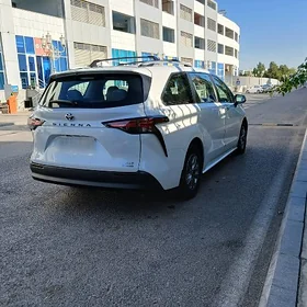 Toyota Sienna 2022