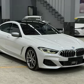 BMW M8 Gran Coupe 2021