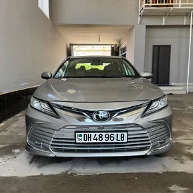 Toyota Camry 2021