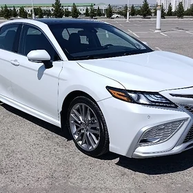 Toyota Camry 2023