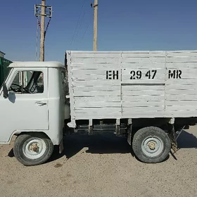 UAZ 452 1986