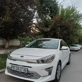 Kia Rio 2021