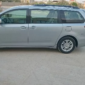 Toyota Sienna 2015
