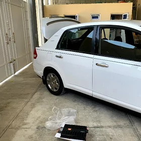 Nissan Versa 2010