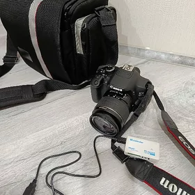fotoapparat Canon EOS 650D