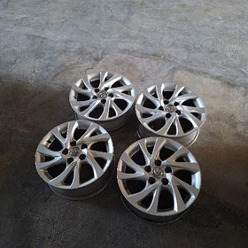 CAMRY  R.16