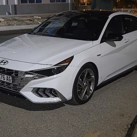 Hyundai Elantra 2022