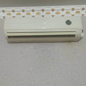 TCL 12