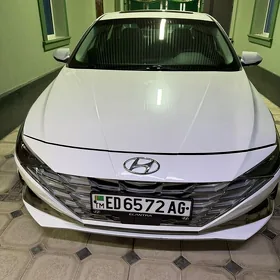Hyundai Elantra 2022