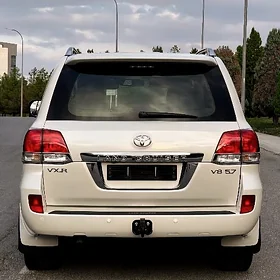 Toyota Land Cruiser 2010