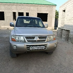 Mitsubishi Pajero 2005