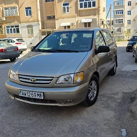 Toyota Sienna 2002