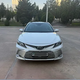 Toyota Camry 2021