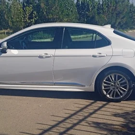 Toyota Camry 2021