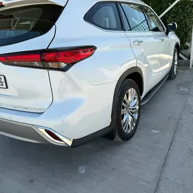 Toyota Highlander 2022