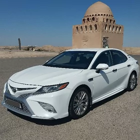 Toyota Camry 2018