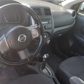 Nissan Versa 2012