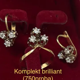 gyzyl komplekt