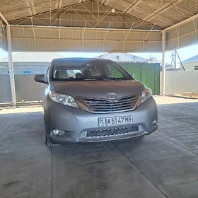 Toyota Sienna 2016