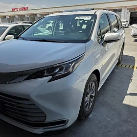 Toyota Sienna 2021