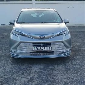 Toyota Sienna 2021