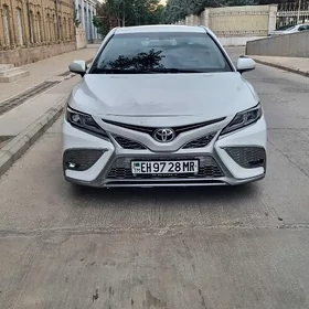 Toyota Camry 2021