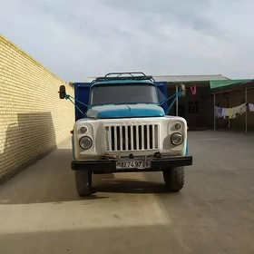 Gaz 53 1990