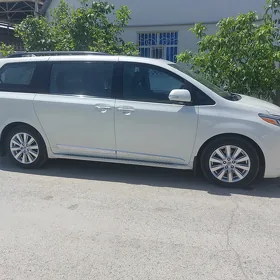Toyota Sienna 2017