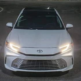 Toyota Camry 2025