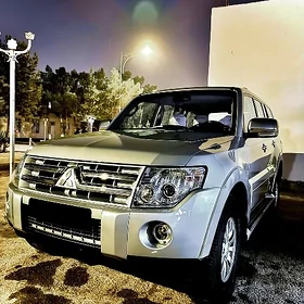 Mitsubishi Pajero 2010