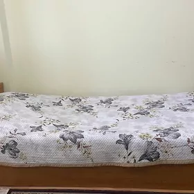 Krowat bir adamlyk