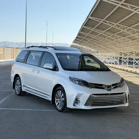 Toyota Sienna 2020