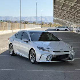 Toyota Camry 2025