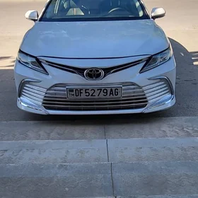 Toyota Camry Hybrid 2023
