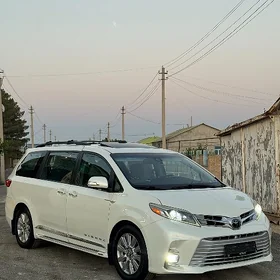 Toyota Sienna 2019