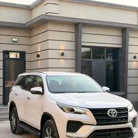 Toyota Fortuner 2023