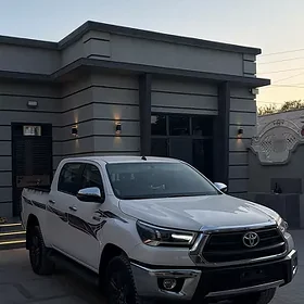 Toyota Hilux 2025