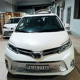 Toyota Sienna 2019