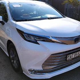 Toyota Sienna 2023