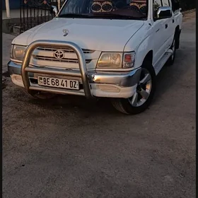 Toyota Hilux 2005