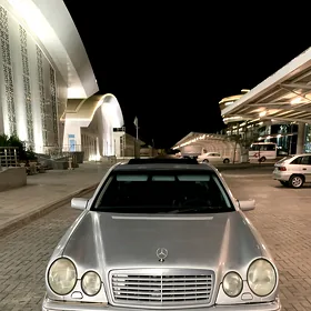 Mercedes-Benz E320 1999